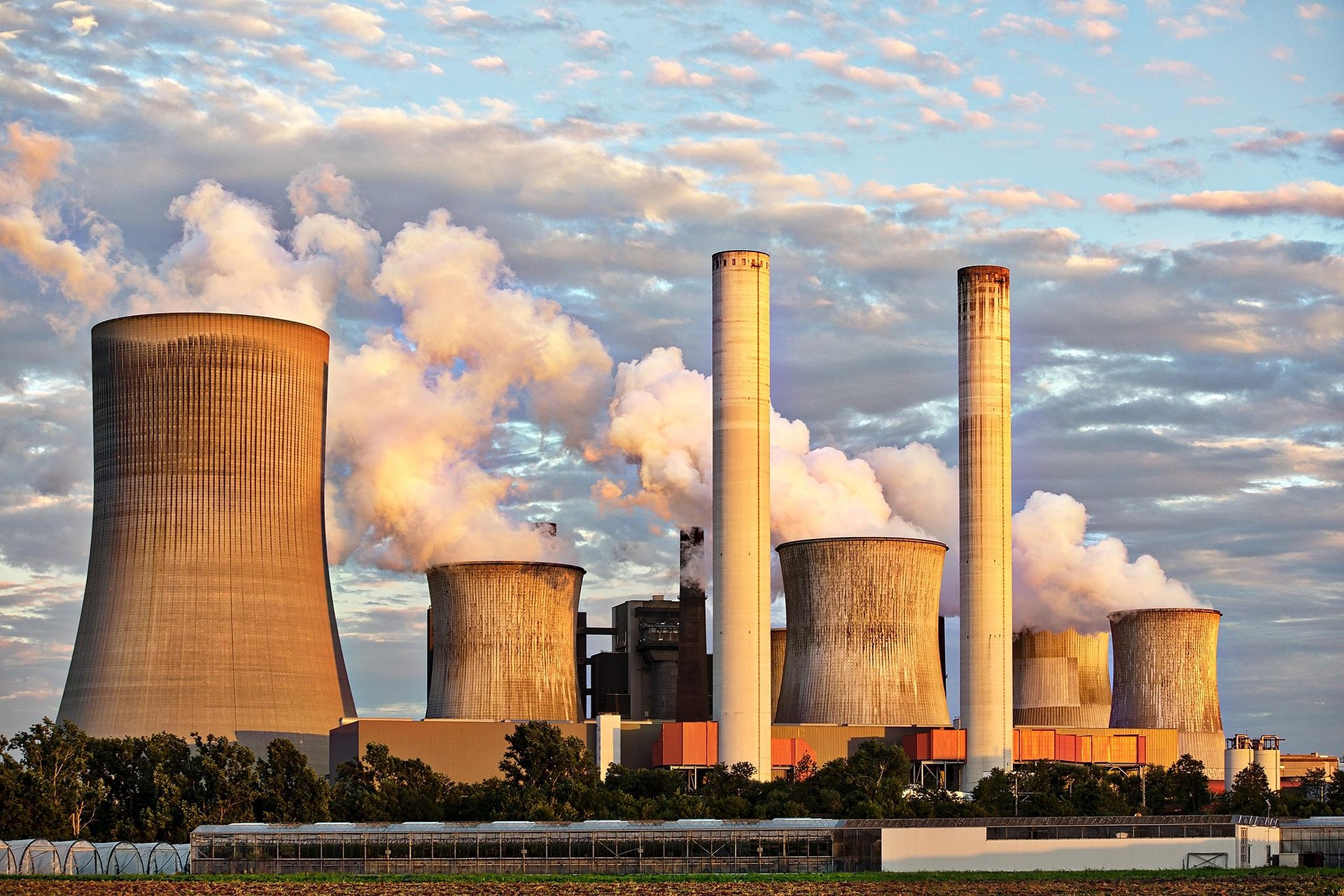 power plant 2411932 1920.jpg